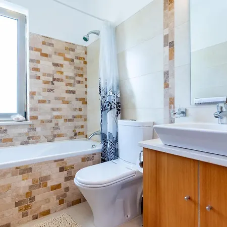 Coolhouses Burgau, Casa Da Adrica, 4 Bed Contemporary & Pool * Burgau