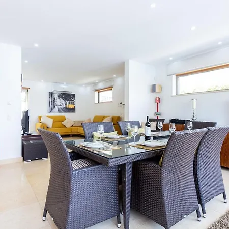 빌라 Coolhouses Burgau, Casa Da Adrica, 4 Bed Contemporary & Pool